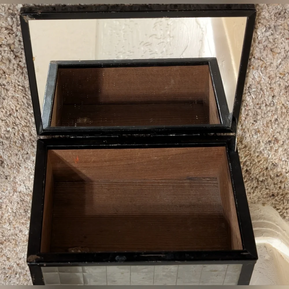1926 Black On Silver Swan Wooden Hinged Jewelry Box